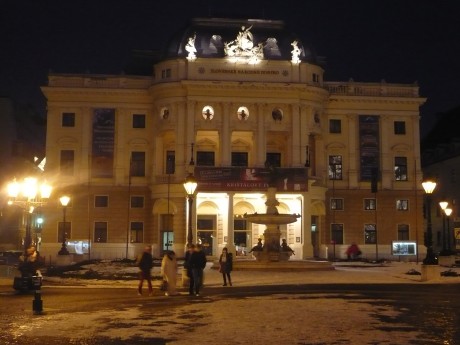 Historická budova SND - Hviezdoslavovo námestie.