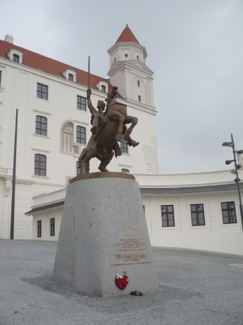 Socha Svätopluka na Bratislavskom hrade. 